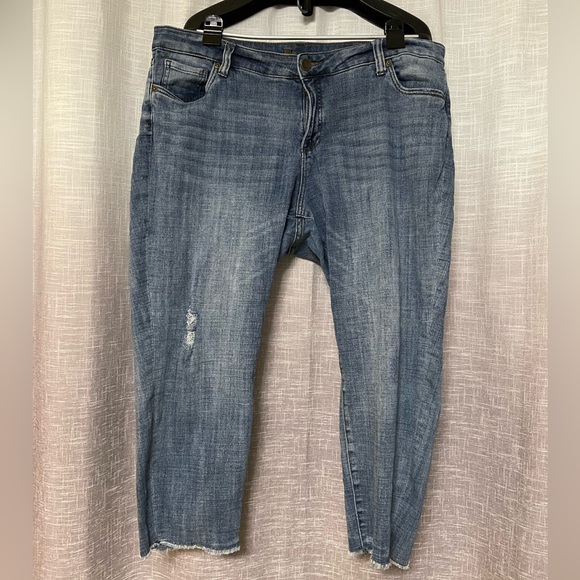 Straight leg denim capris - Picture 1 of 3